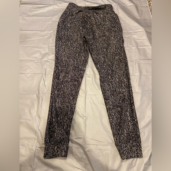 Lululemon Ready to Rulu Pant - Picture 6 of 9